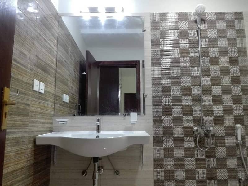 10 Marla 3 Bed Flat For Sale In Askari 11 Lahore 26