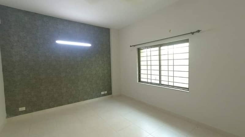 10 Marla 3 Bed Flat For Sale In Askari 11 Lahore 27