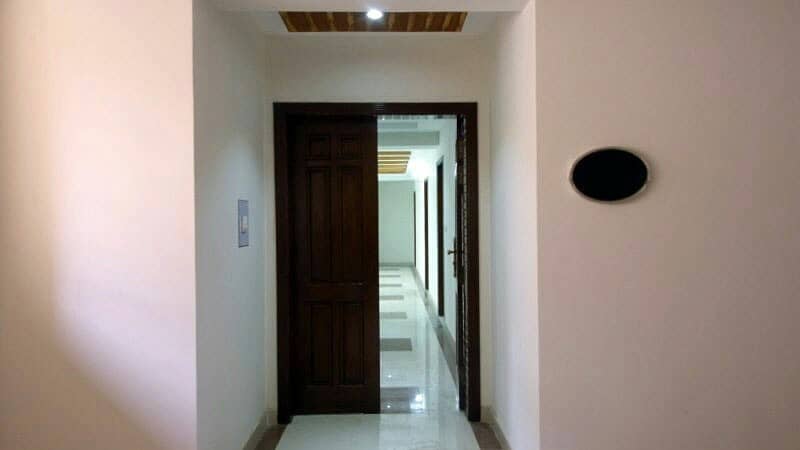 10 Marla 3 Bed Brand New Flat For Sale Askari 11 Lahore 24