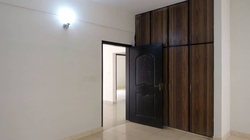 10 Marla 3 Bed Flat For Sale Askari 11 Lahore 14