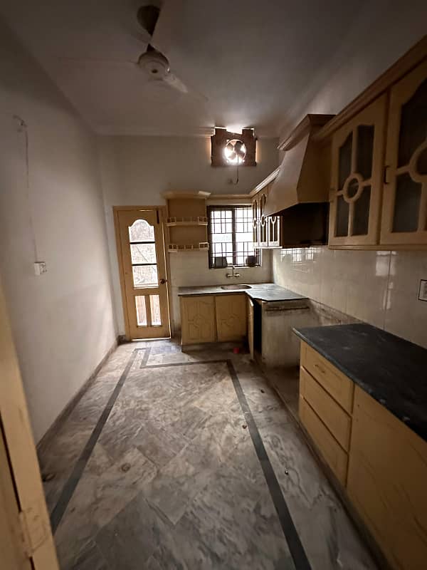 BRAND NEW UPPER PORTION FOR RENT LOCATION MUMTAZ COLONY 1