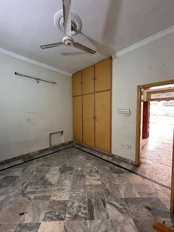 BRAND NEW UPPER PORTION FOR RENT LOCATION MUMTAZ COLONY 3