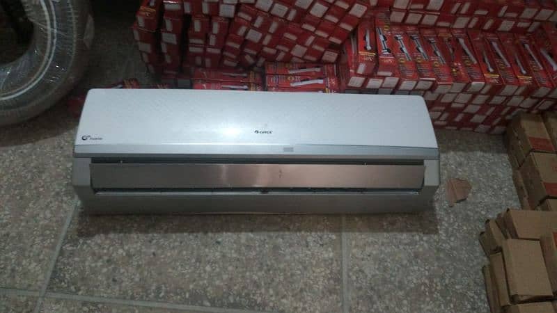 brand new condition very gud working heat & cold both ok 3