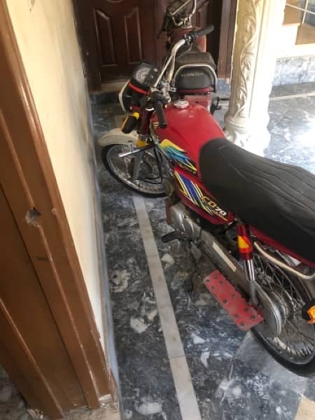 honda CD 70 like new. 2