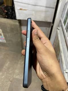 I am selling vivo y 16 8gb 256gb only set fresh condition pta approve