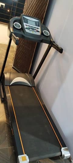 best used treadmill . 2.5 HP motor