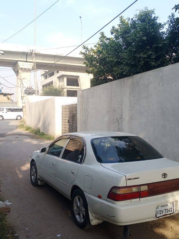 Toyota Corolla GLI 2001 2