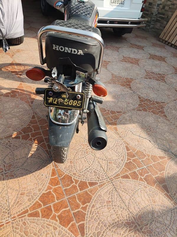 Honda 125 all ok good condition 9