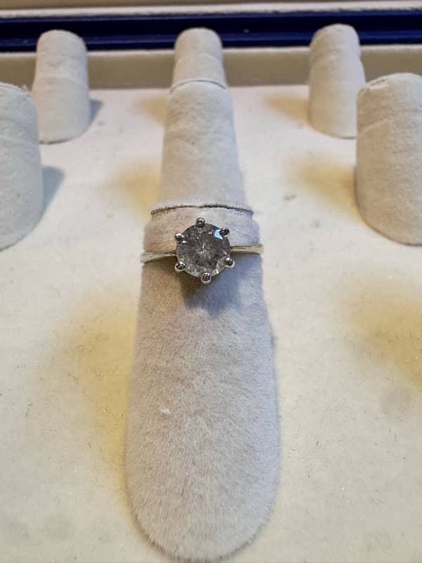 Moissanite stone ring 2