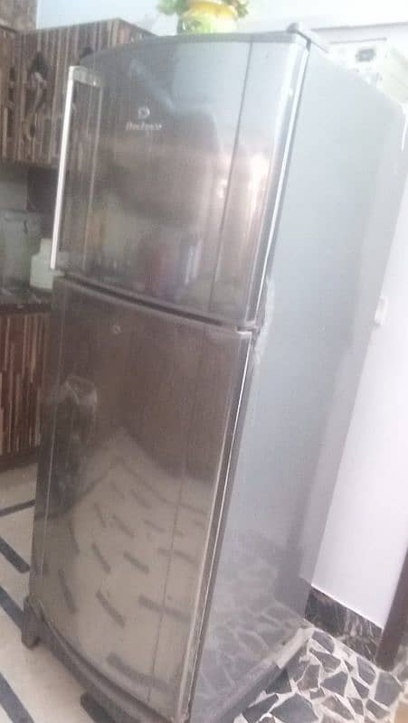 Dawalance large size fridge For sale argent 38 thousand 0