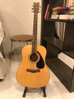 Yamaha F310 Original Confdition like New with Bag, Stand, Capo