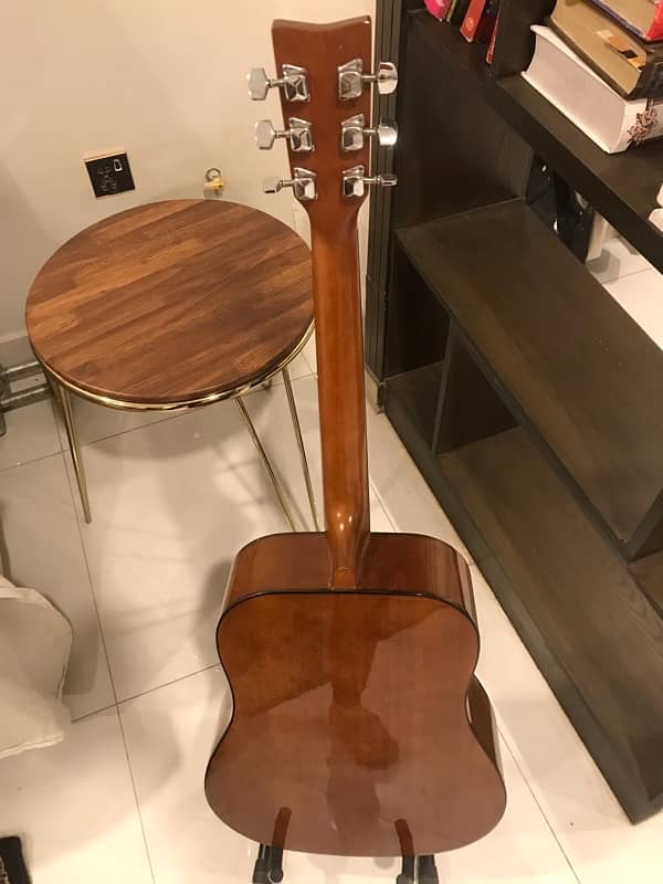 Yamaha F310 Original Confdition like New with Bag, Stand, Capo 1