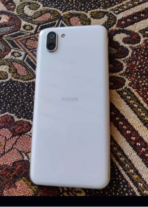 aquos r2 2