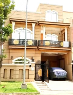 5.50 MARLA CORNER NEAR TO PARK BRAND NEW SPANISH HOUSE ON 60FT ROAD FOR SALE IN NEW LAHORE CITY PH 2 A BLOCK .