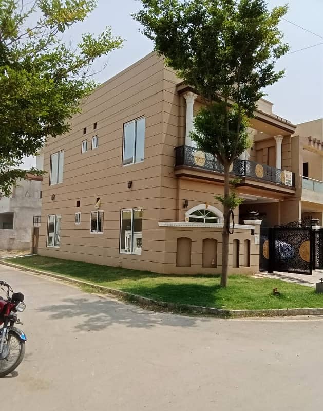 5.50 MARLA CORNER NEAR TO PARK BRAND NEW SPANISH HOUSE ON 60FT ROAD FOR SALE IN NEW LAHORE CITY PH 2 A BLOCK . 4