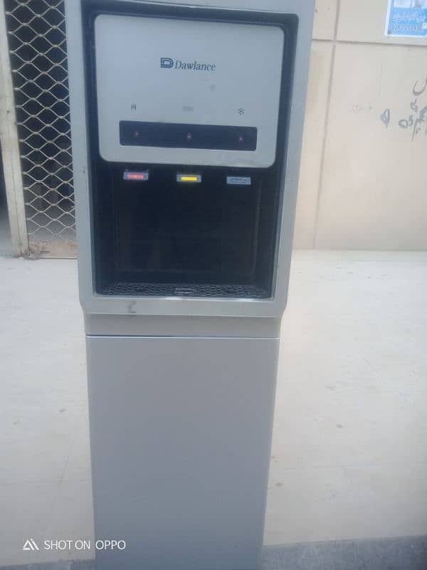 dowlance water dispenser good condition and work conditions 0