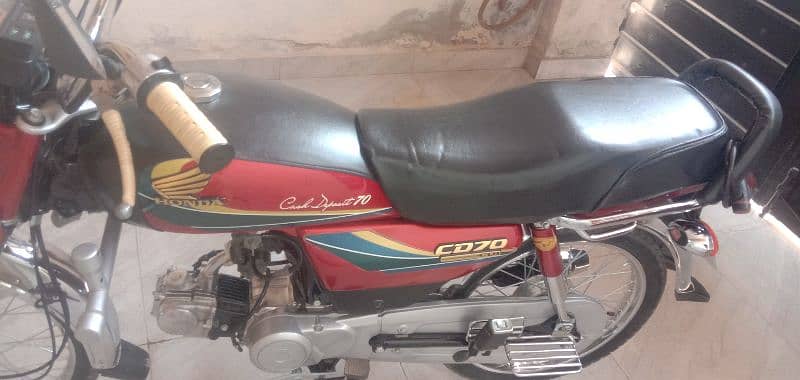 Honda CD70 7