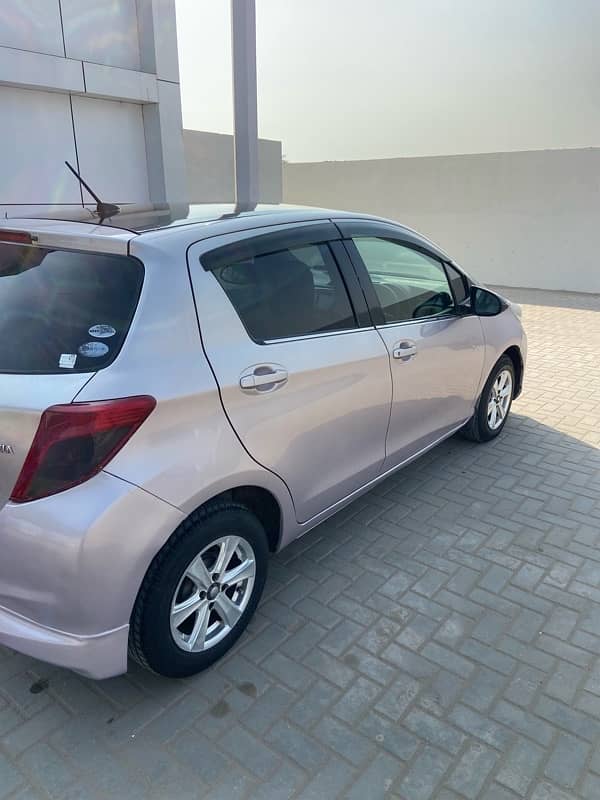 Toyota Vitz 2015 jwella(push start) 3