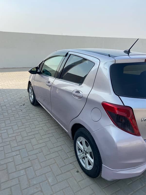 Toyota Vitz 2015 jwella(push start) 5