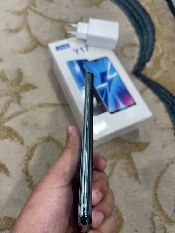 vivo y17. Memory 8/256gb 2