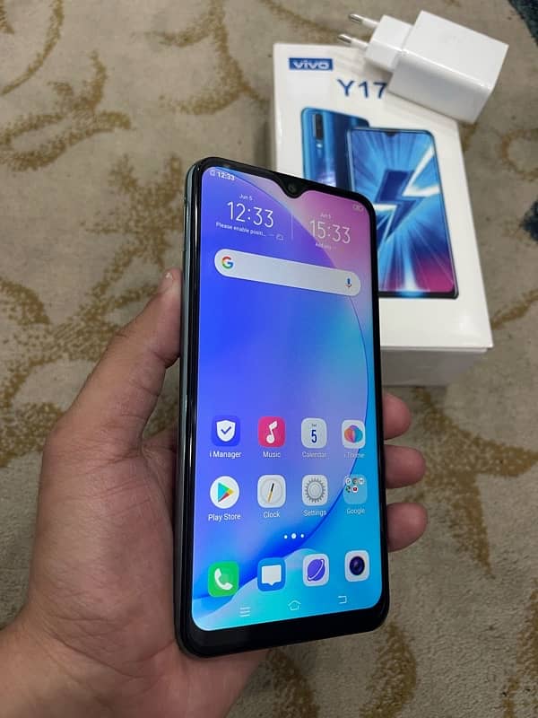 vivo y17. Memory 8/256gb 4