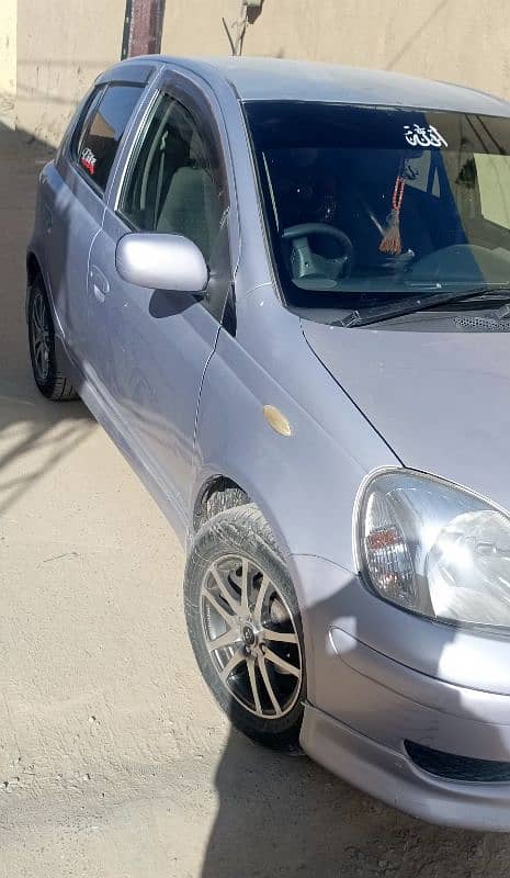 Toyota Vitz 2004 3