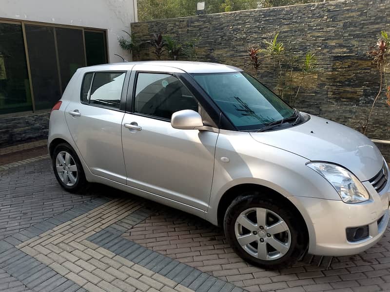 Suzuki Swift 2021 for Sale (Execellent Condition) 0