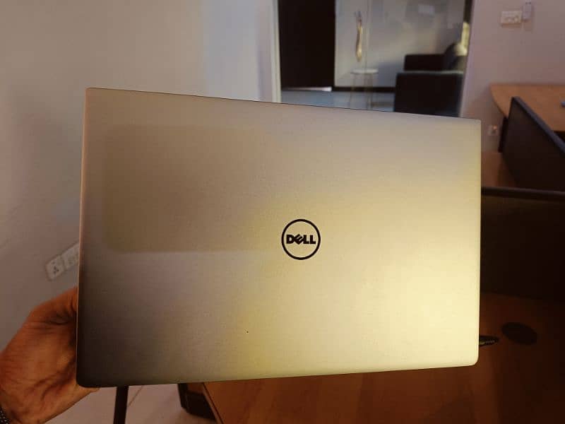 Dell XPS 13 7th Gen i5 8Ram 256ssd 5