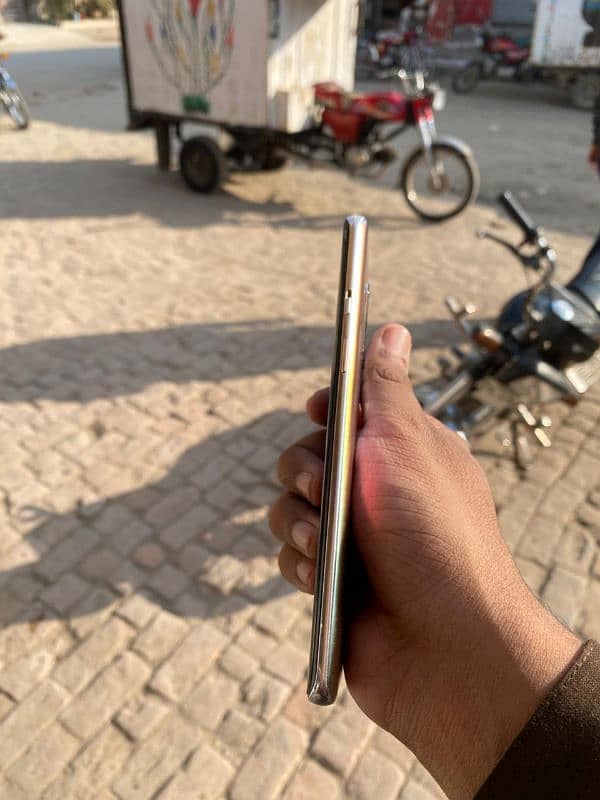 One Plus 8 Dual Sim 4