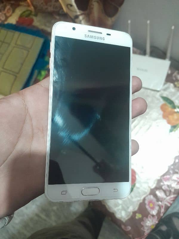 samsumg galaxy j7 prime non pta in good condition 0