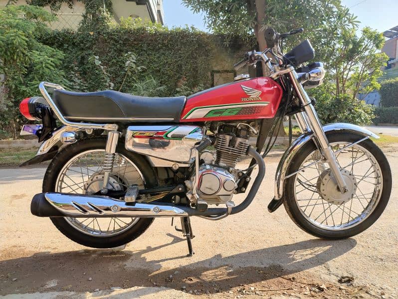 Honda cg125 self start 2023Model 5gear . Invoice 10/10 condition 2