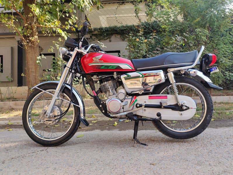 Honda cg125 self start 2023Model 5gear . Invoice 10/10 condition 3