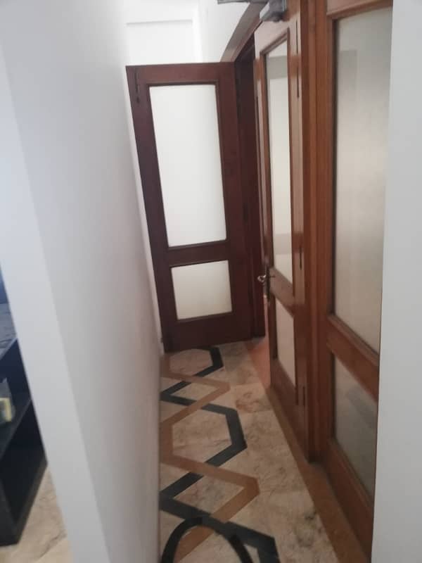 Gulberg 3 Upper Portion 2 Kanal With Separate Gate 5 Beds For Silent Office 8