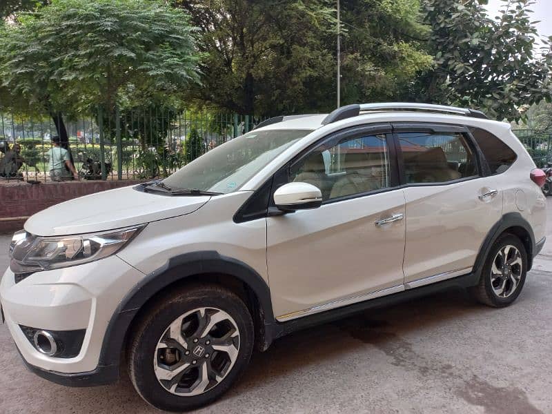 Honda BR-V 2017 S pakege total genuine 5