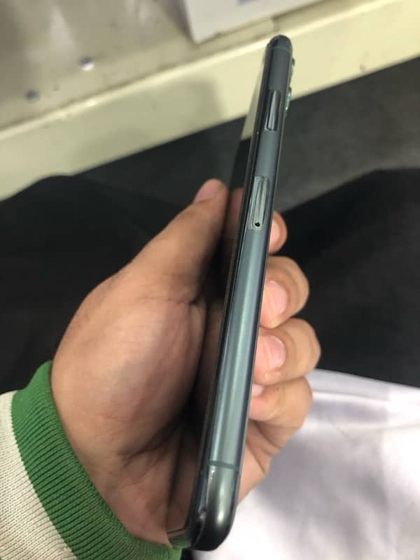 iPhone 11 Pro Max 256 gb non PTA JV 6