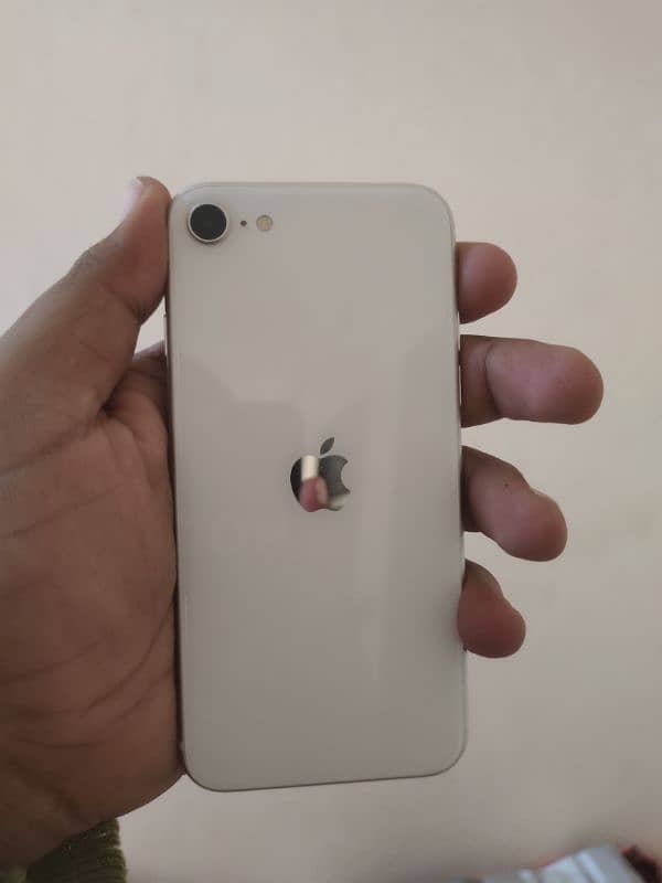 iphone se 2020 white 1