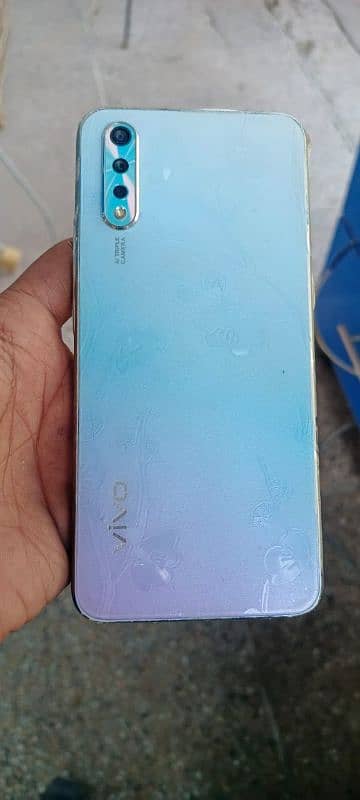 vivo s1 Total geniun hai All okay Just mobile and charger 0