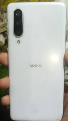 AQUOS SHARP 5G BESIC non pta