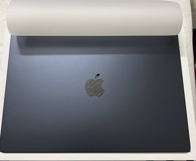 Macbook Air M3 15 inch 4