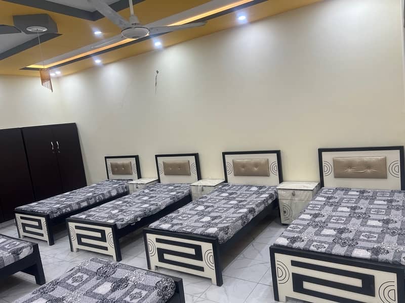 VIP LUXURY/ LAHORE LONDON BOYS HOSTEL NEAR SUPERIOR UNI CHINAR BAGH 4