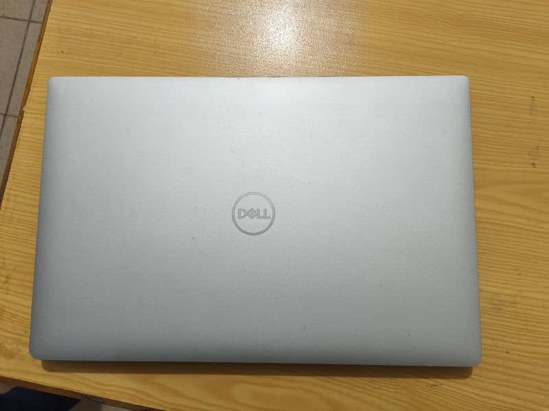 DELL XPS 15 9750 core i9-HK processor gen 8 4