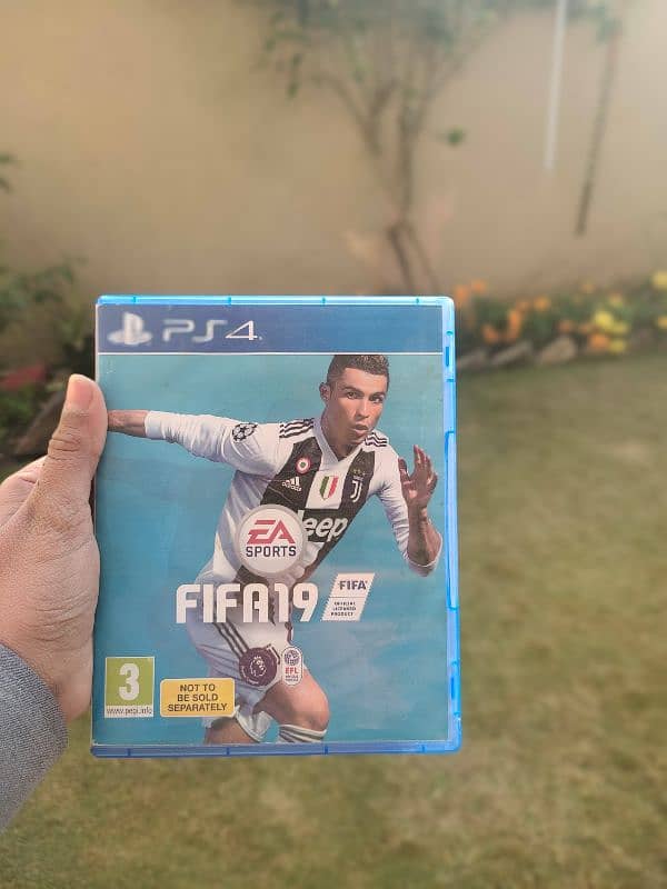 Fifa 19 PS4 for sale l Deliverable l disc l game disc 0