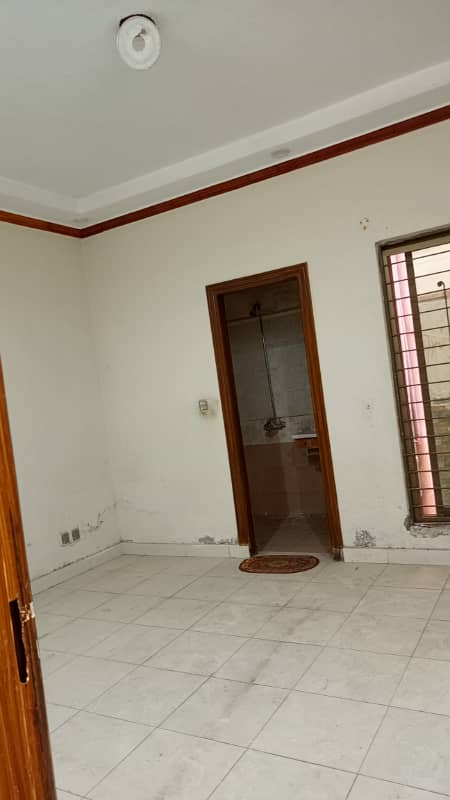 5 Marla house for rent in johar town for family and female near LGS school 4