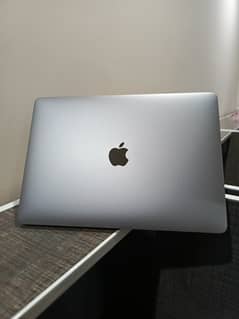 Mac Book (2017) 16GB RAM 256GB SSD