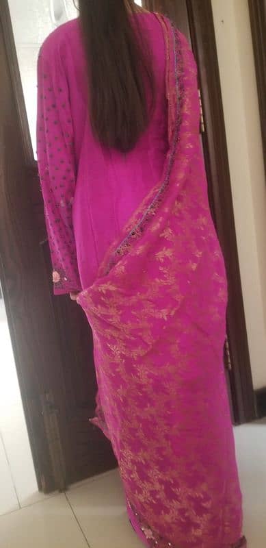 3 piece heavy kaamdar medium size suit wd big jamavaf kaamdaar dopata 1