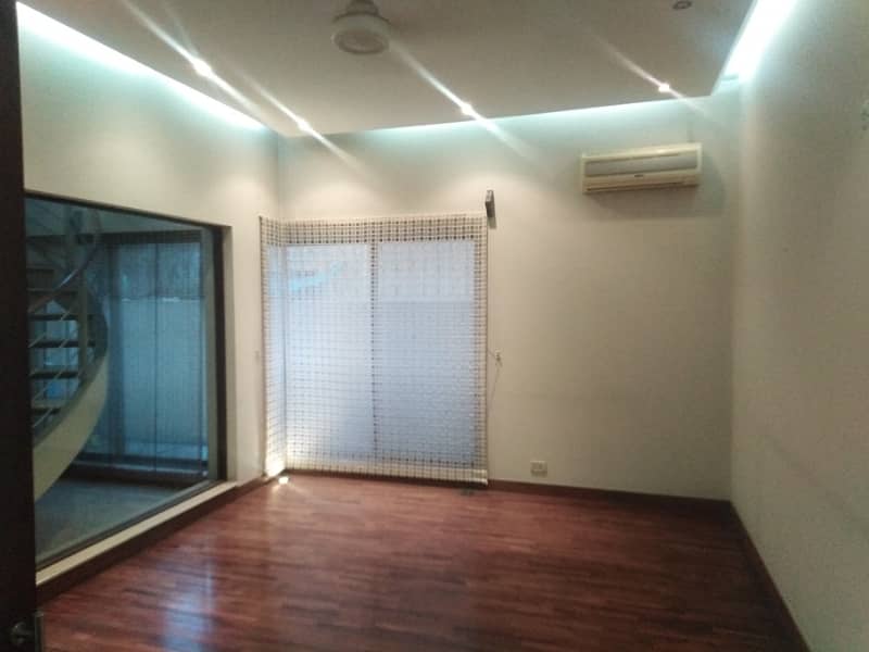 1 Kanal Super Out House Prime Hot For Sale dha Phase4 16