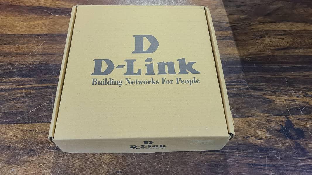 Dlink DIR-825M Wireless AC 1200 Dual Band Gigabit Router Branded used 1