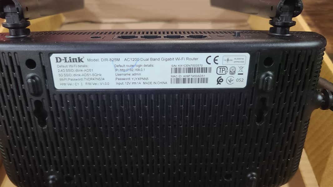 Dlink DIR-825M Wireless AC 1200 Dual Band Gigabit Router Branded used 14