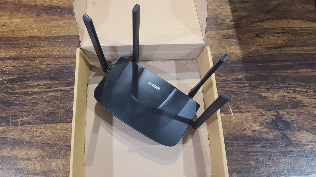 Dlink DIR-825M Wireless AC 1200 Dual Band Gigabit Router Branded used 16