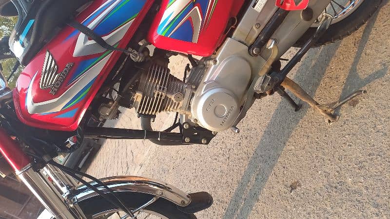 Honda 125 good condition. 8